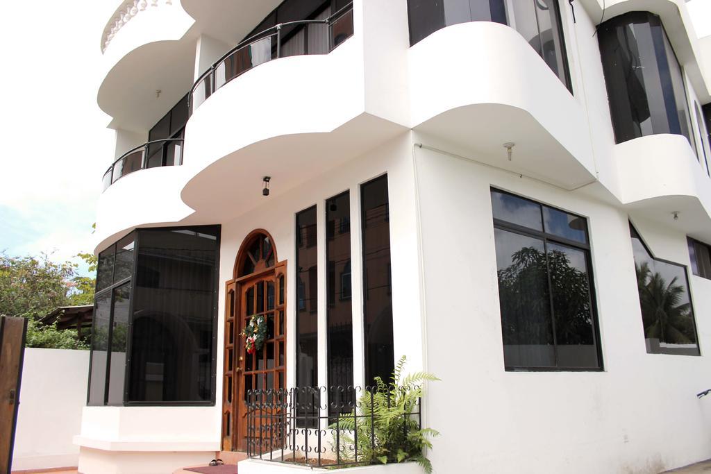 Planet House 호텔 푸에르토아요라 외부 사진